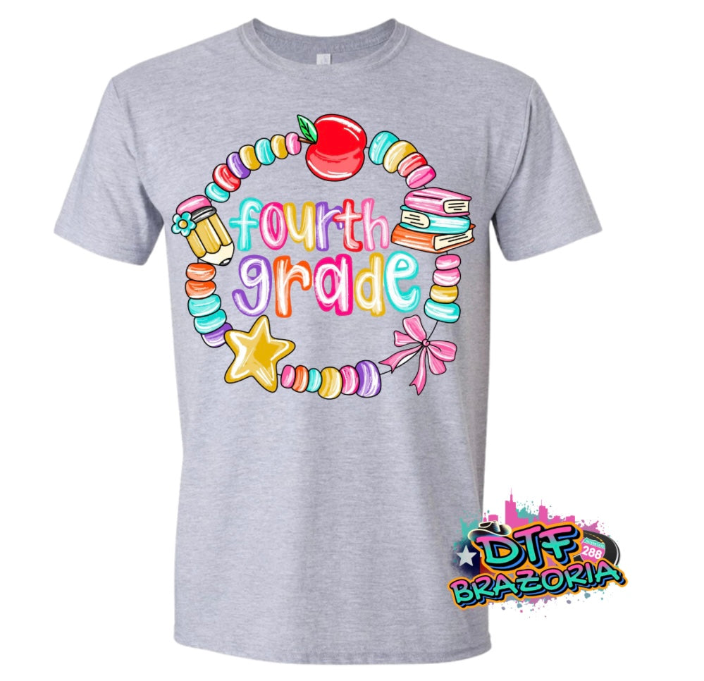 Beaded Bracelet Grade Level Shirt – PreK to 5th Grade Back to School Tee – Gildan Unisex Youth & Teacher T-Shirt